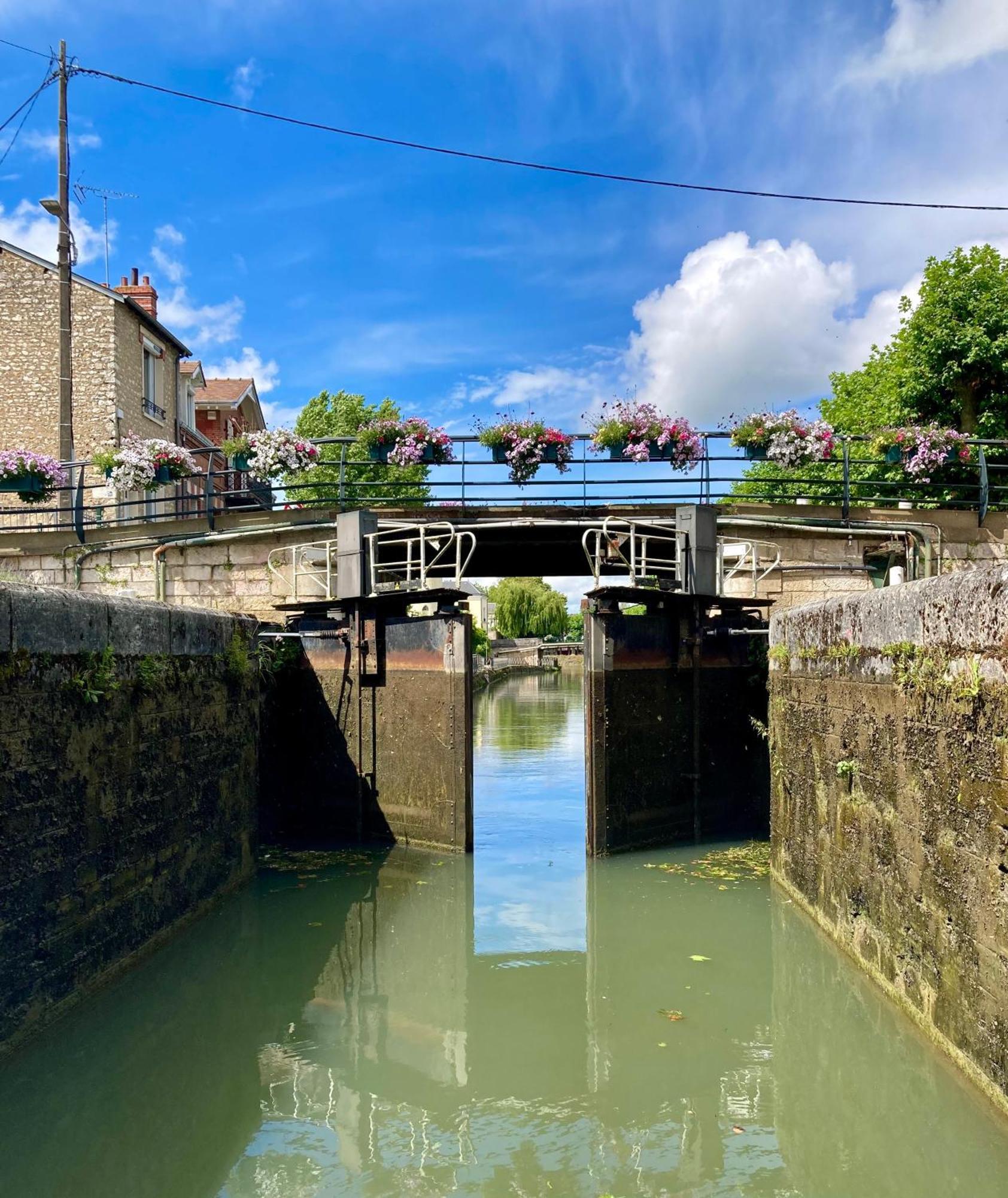 La Maison Virginie 1 A 2 Pers Charmant Hyper Centre- Cour- Parking- Linge- Fibre- Proximite Lac Canal Piscine Монтаржи Екстериор снимка